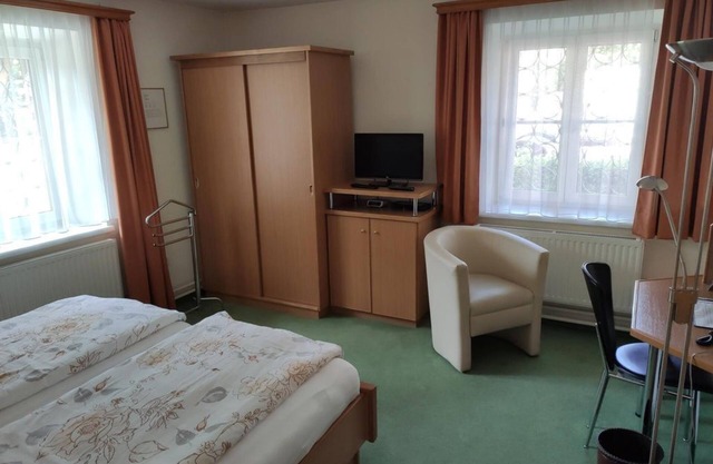 Double room with shower, toilet - free room, pension