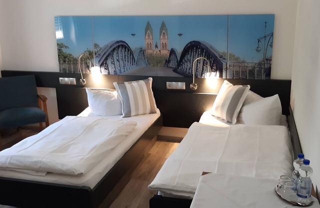 Double room with shower and WC
