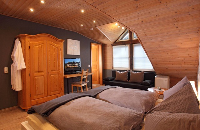 Double room with WC and shower