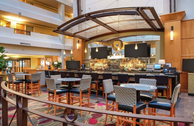 DoubleTree Suites by Hilton Seattle Airport - Southcenter