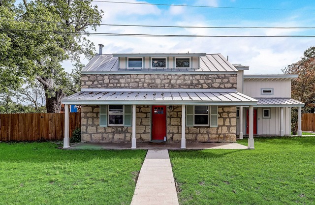 Downtown 2-story home with enclosed backyard, patio, pool, playground, W/D, AC