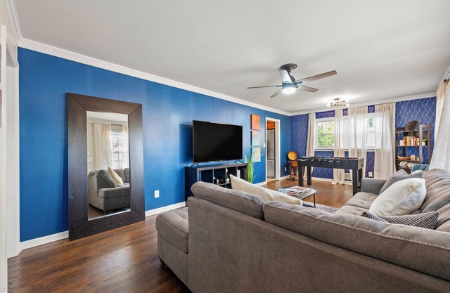 Downtown & Airport 10 Min—Stay at The Rhitreat!