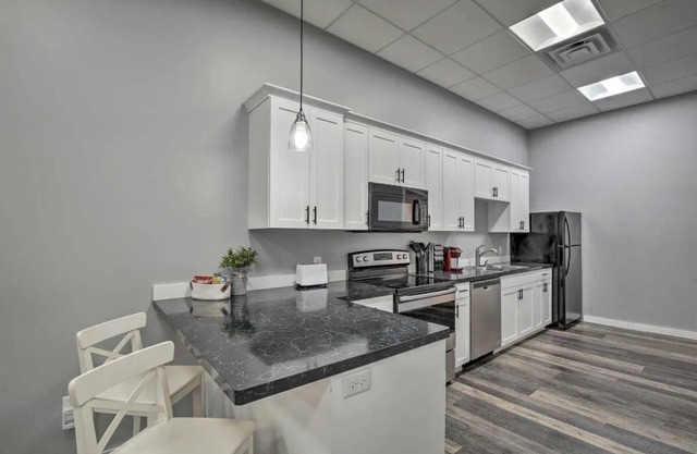 Downtown Apartment next to Lake & Hospital