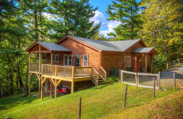 DOWNTOWN BLOWING ROCK(1.5mi) Three Bears Hot tub