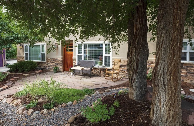 Downtown Boulder Oasis. 3 Blocks from Pearl St Mall. 4 bedrooms and 2 full baths