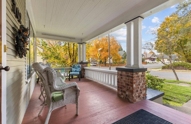 Downtown CDA Gem! Walk to Lake, Dining & Parks, Cozy Backyard, BBQ Grill!