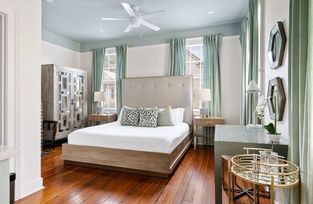Downtown Charleston Gem | Walk Everywhere | Sleeps 12