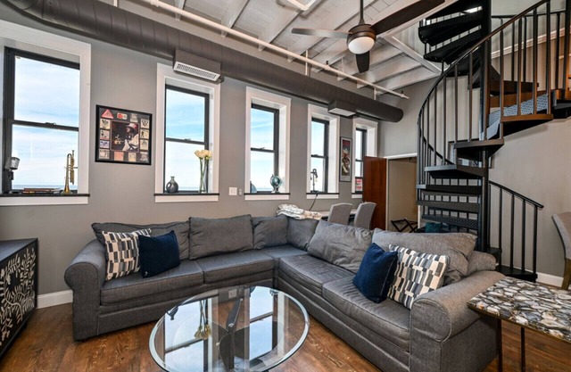 Downtown Cleveland Loft - Lake Views w/Private Rooftop!