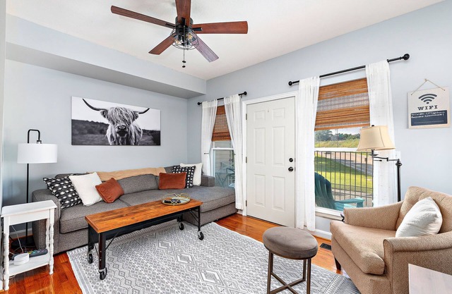 Downtown Condo w/City Views Walk to Streetcar