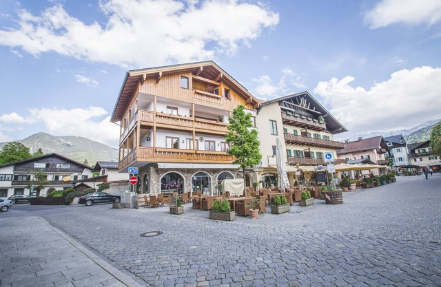 Downtown Suite Alpi on the pedestrian street