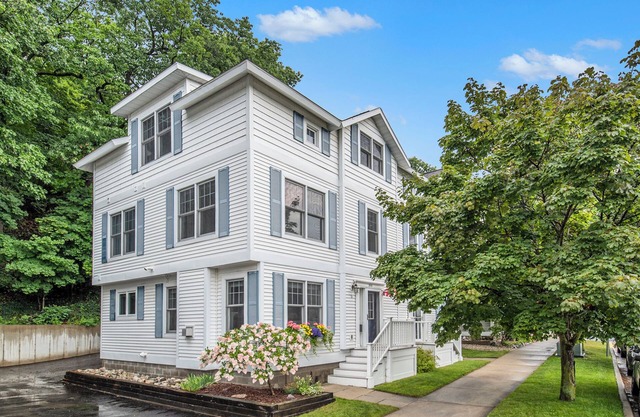 Downtown Delight with Lake Views & close to ski hills!