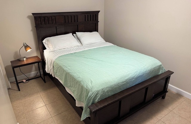 Downtown Nice Apartment with Parking