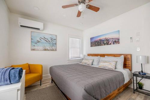 Downtown Oasis - One Bedroom Private Bungalow