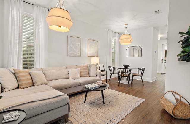 Downtown Ocean Springs Cottage with Golf Cart