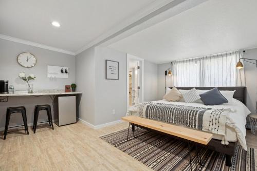 Downtown Studio 1 at Beer Ranch Project Inn