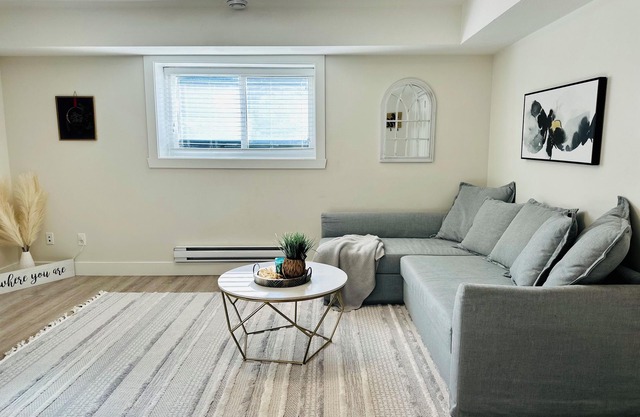 Dream Home ~ Modern & Cozy ~ We provide everything you need to feel like Home 💕