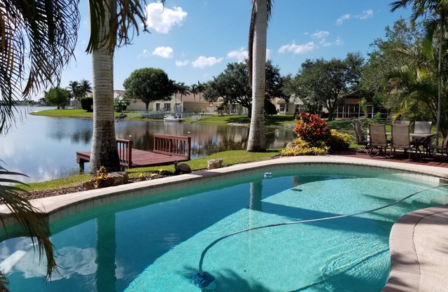 Dream Vacation House In Pembroke Pines with heated pool