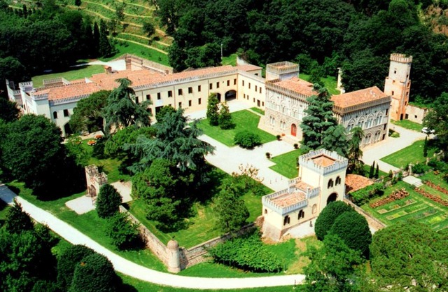 Dreamy Castle near Padua and Venice with Royal Ambience