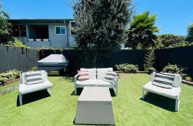 Dreamy Farmhouse in Studio City