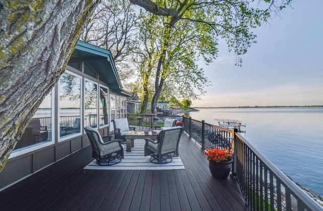 Dreamy Lake Poinsett Cabin w/Deck, Dock & Views!