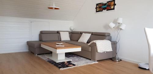 Drosselnest Moderne Design-Wohnung Alles neu!