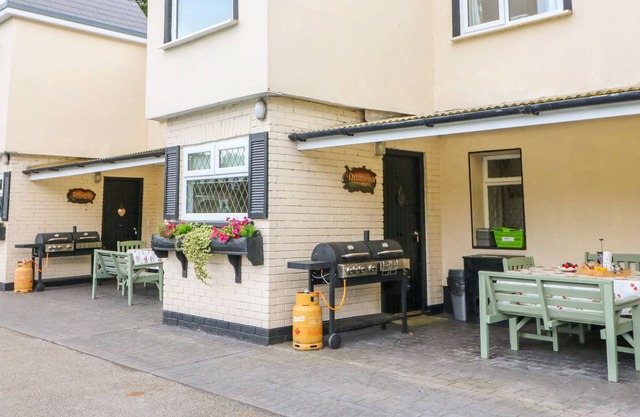 DRUMMOND, family friendly, with pool in Dungarvan, County Waterford