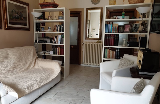 DUETERRE ROOM & HOST