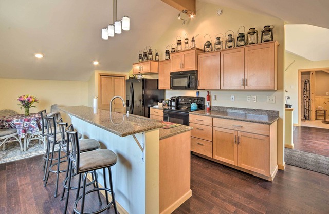 Duluth Studio w/Sauna on Working Horse Farm!