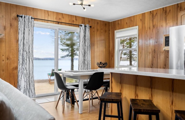 Dune Hideaway: On Little Glen Lake