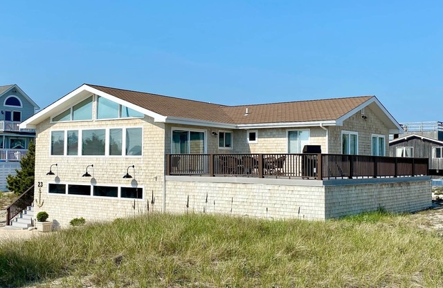 🌞 DUNE ROAD STEPS TO THE OCEAN - 4 BEDROOM HOME ⛱ 🌊