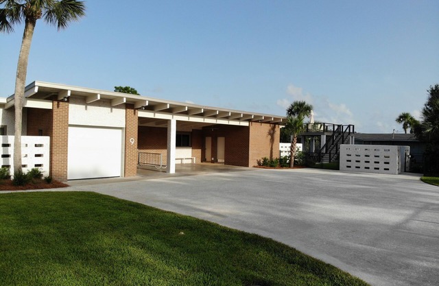 DUNESIDE 5 bedrooms, 5 bathrooms