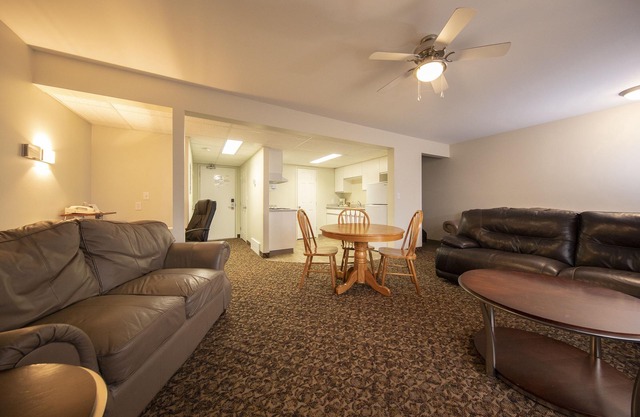 Dunvegan Inn and Suites