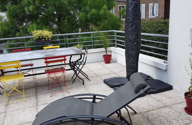 Duplex apartment with very large terrace 5 minutes walk from Juvisy station