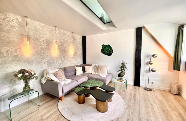 Duplex Design - in the heart of Fontainebleau's forest - Climber's dream - Few min walk from the most emblematic climbing spots of Fontainebleau - TroisPignons - Overlooking the park of a castle - Ideal Digital Nomad, business trip