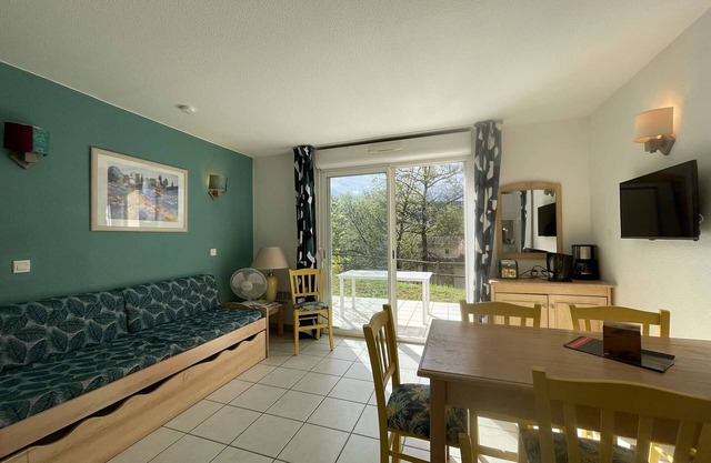Duplex for 6 with Terrace, Pools, and BBQ in Salavas