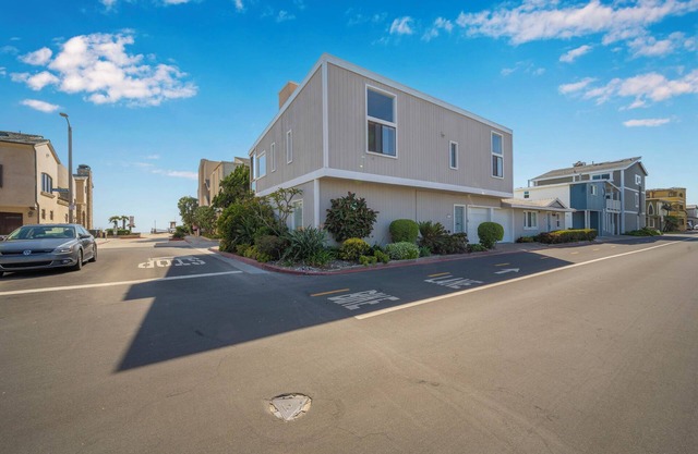 Duplex home only 1 home from the Sand in W. NPB