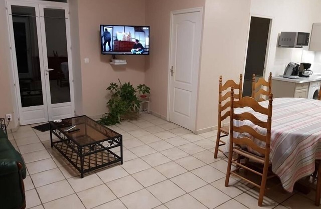 Duplex paisible avec jardin privé, proche Montargis et Pithiviers, idéal pour couple ou pro