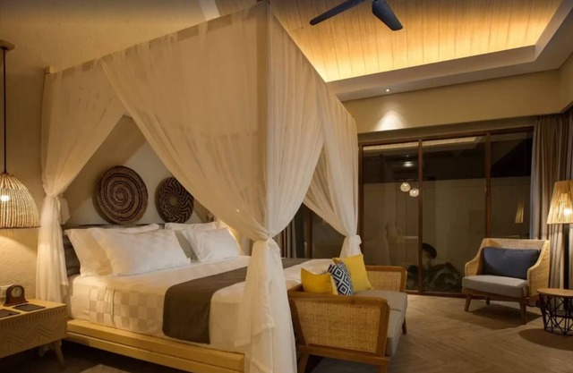 Duplex Villa with Private Pool and Beach Access 2