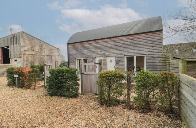 DUTCH 2, pet friendly, with a garden in Lechlade-On-Thames