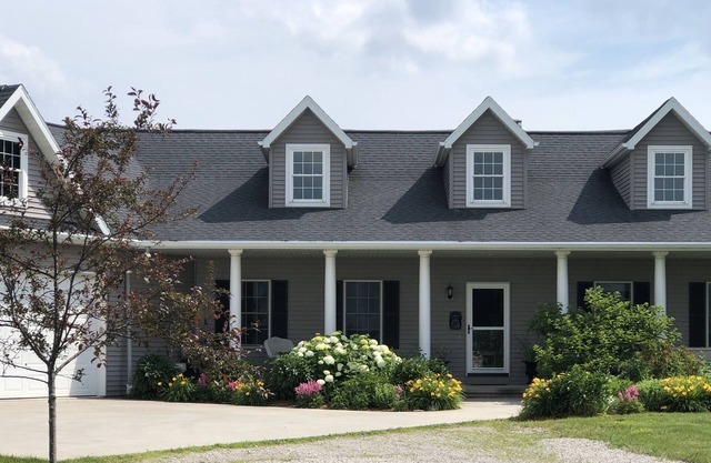 EAA Relaxing Country Home
