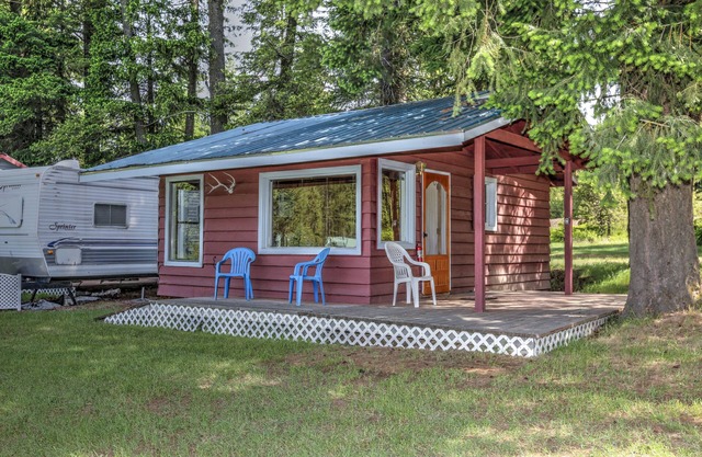 Eagle Vista Cottage at the old Sacheen Lake Resort