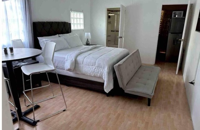Eagles Nest Villa Studio - AC TV WIFI LuxcAlbion St Thomas Jamaica Luxury VRBO