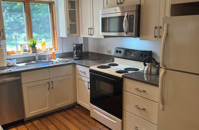 Eagles Resort Charming detached 2-bed in beautiful Waitsfield VT.