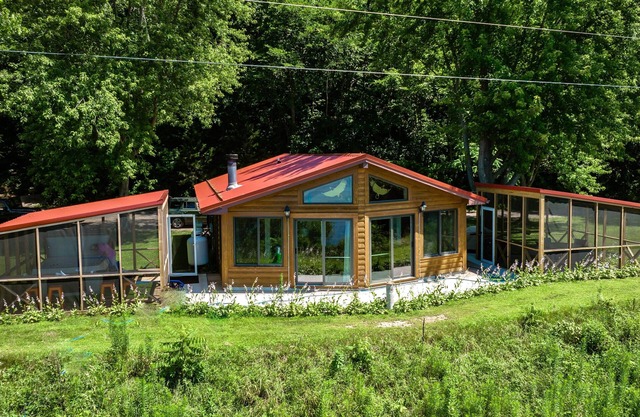 Eagleview Nest cabin. Spectacular Mississippi river view! Year 'round HOT TUB!