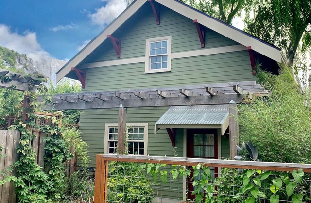 Earl Carriage House: Upscale & Private Guest House