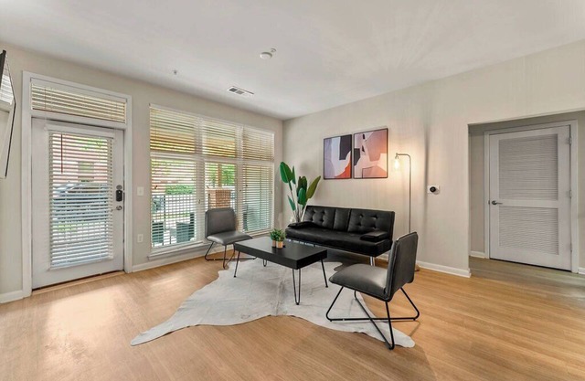 East Atlanta Retreat Haven of Fun and Comfort!