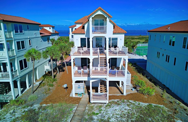 East End, Beach Front, Sleeps 14, Communal Pool & Tennis Court