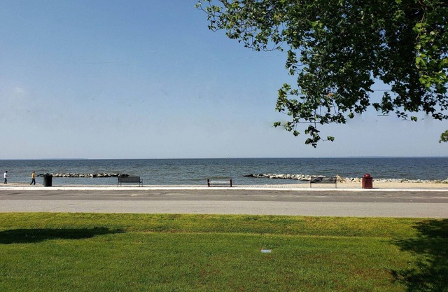 Eastern Shore beach cottage get-away