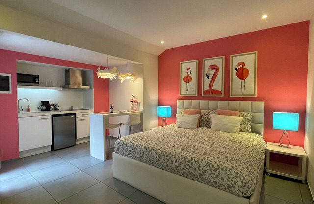 EASY 3 MIN WALK TO THE BEACH FROM LAGOON STUDIO 4