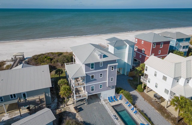 Easy Breezy: Beautiful Beachfront Home, Sleeps 22, Priavte Pool, Pet Friendly